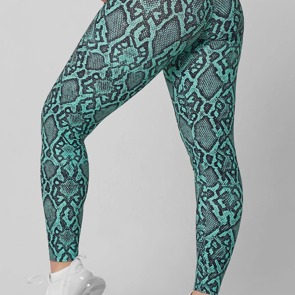 LiciFit Boa Leggings
Non Scrunch 
Brand new condition